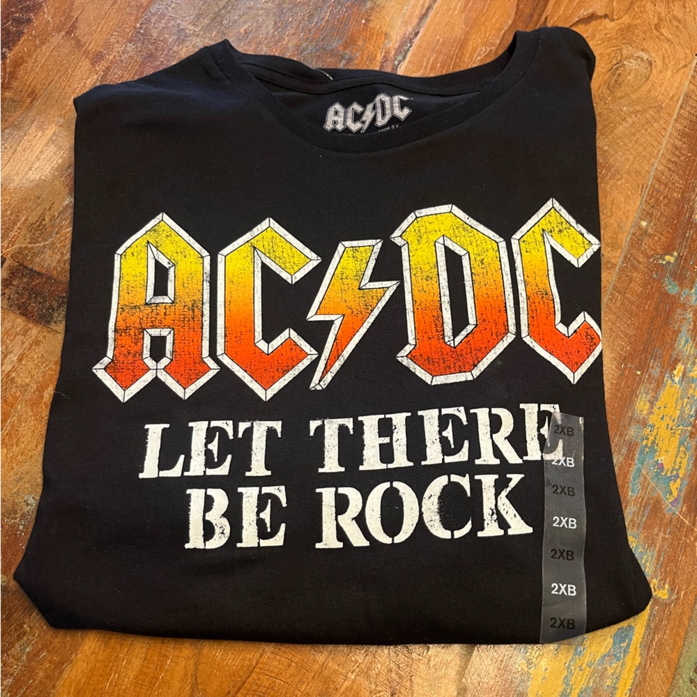 NWT Men’s AC/DC Tee